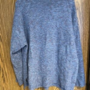 Well Worn Women’s Heathered Blue Crewneck Sweater